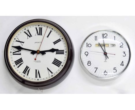 Magneta electric 12" wall dial clock with centre seconds sweep hand, within a Bakelite case; also a French electric 9.5" wall