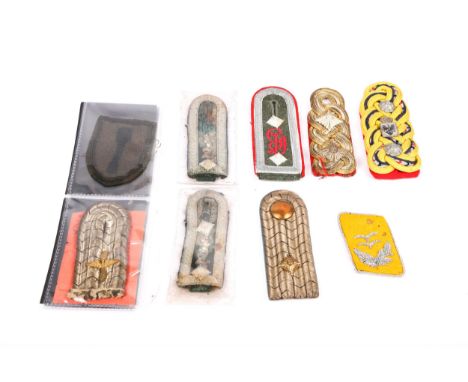 A selection of German epaulettes WWI-WWII including WWI Air Force, some badly mothed. (9)  £60-80 