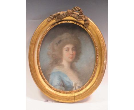 English School, 18th century Portrait of a woman pastel, 29 x 24cm 