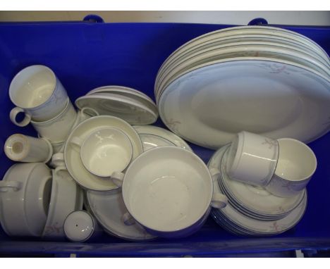 Comprehensive Royal Doulton dinner/tea service with dessert plates, soup bowls, dessert bowls etc (approx. 42 piece) 