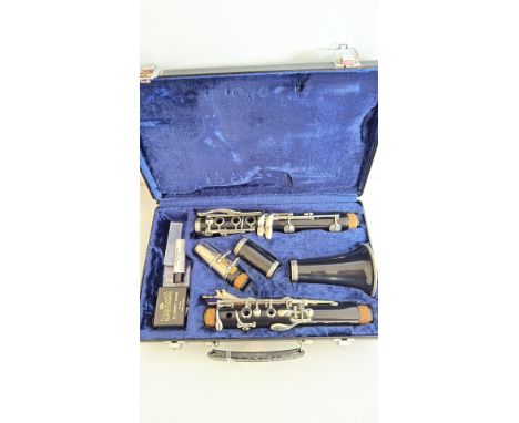 Student Bb clarinet with accessories and tutor book