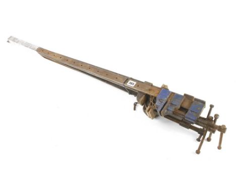 Two pairs of sash cramps 3' and 4' and an extension G