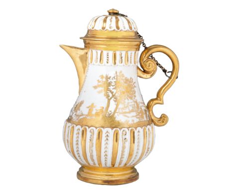 Kaffeekanne Meissen 1720-25 Birnförmig, auf rundem, wulstigem und eingeschnürtem Standring. Seitlich geschweifter S-Henkel un