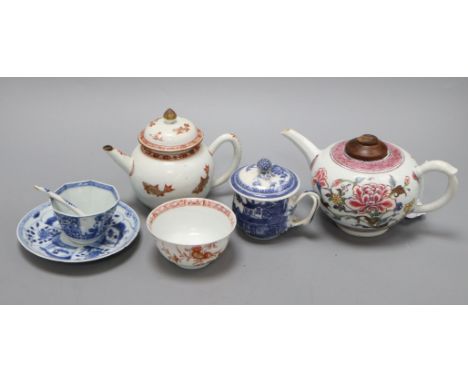 An 18th century Chinese export teapot, two tea bowls, custard cup another teapot Tallest teapot H.15cm