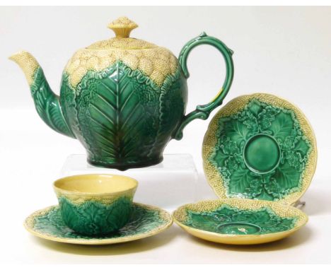 Wedgwood cornflower tea pot, three saucers and a tea bowl, all 20th century. No condition reports for this sale