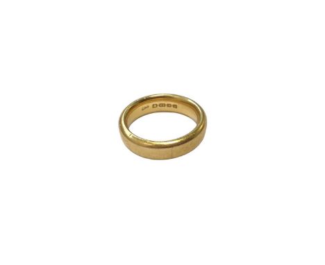 22ct gold thick band wedding ring (Birmingham 1923), size NWeight 11.8 grams