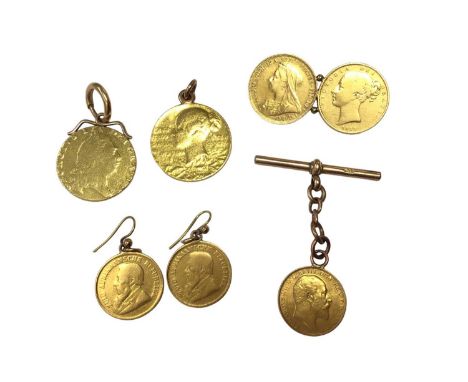 Group of gold coin mounted jewellery to include a two sovereign gold brooch, a George III gold spade guinea, 1795 in a pendan
