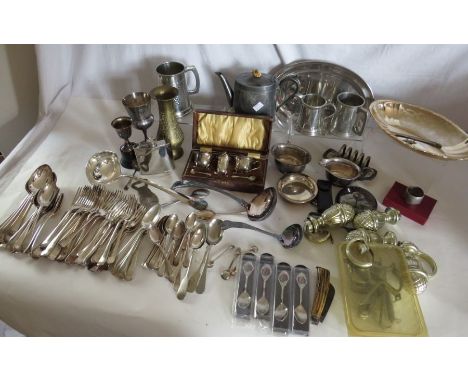 Quantity of mixed silver plate, to include a boxed cruet set, mixed flatware with engraved monograms, teapot and other items