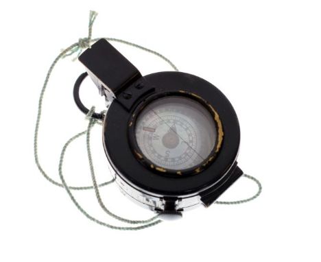 Militaria - World War II pocket compass, reverse inscribed T.G. Co Ltd London, 1942 mark III   Condition: 