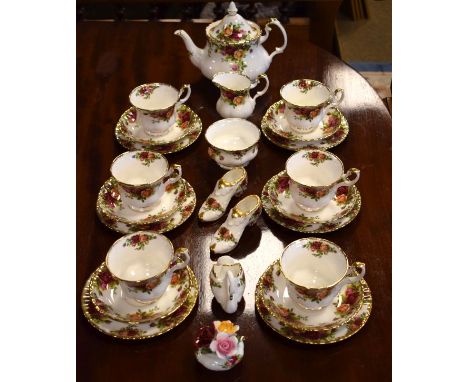 Royal Albert Old Country Roses pattern six person tea service, together with a small quantity of related ornaments   Conditio