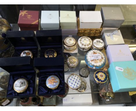 A selection of Royal Worcester boxed pots, together with boxed Royal collection pots and several unboxed pots.