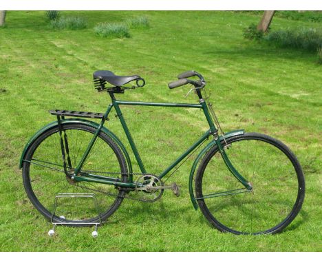 *1911 Raleigh Cycle Co. Ltd., 'Popular' Gentleman's Roadster. With a 24-inch frame numbered 353798,  it has a correct Raleigh