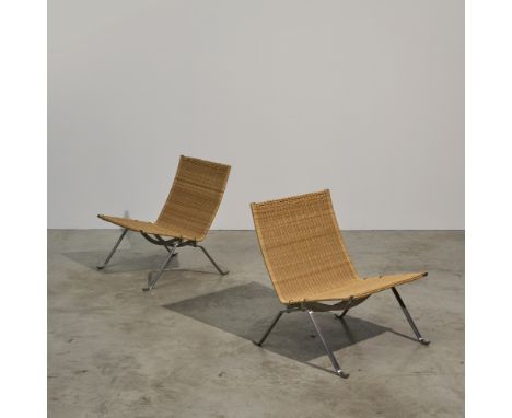 POUL KJAERHOLM (1929-1980)Paire de fauteuils PK 22Création en 1956Edition Fritz Hansen, 2013Estampille et étiquette de l'édit