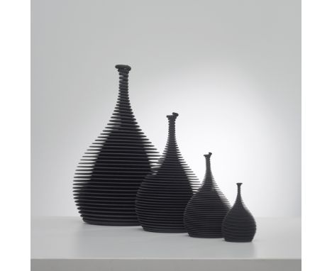 RON ARAD (1951)Ensemble de quatre vases emboîtables 4 to Tango2012Signé 'R. Arad' et numéroté '18/20' sur l'unNylonLe plus gr