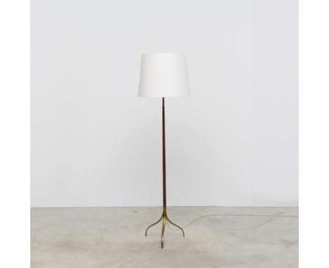 GIUSEPPE OSTUNI (1907-1994)Lampadaire 326Circa 1950Edition O'LuceAcajou du Honduras vernis, laiton et aluminium peintAvec aba