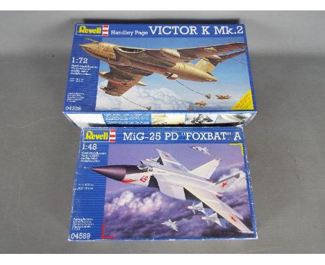 Revell - Two boxed plastic military aircraft model kits. Lot contains a Revell #04589 1:48 scale MiG-25 PD 'Foxbat' A; and #0