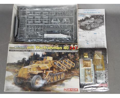 Dragon - a 1:35 scale model kit Dragon '39 '45 Series Sd.Kfz 251/2 Ausf. C mit Wurfrahmen 40 3 in 1, model No. 6284, model ap