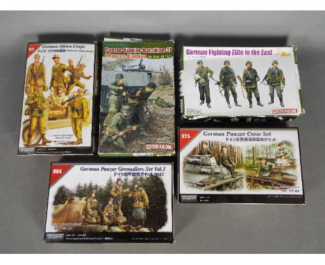 Dragon, Tristar - Five boxed 1:35 scale plastic model figure kits. Lot includes Dragon #6651 Panzer Division Leningrad 1941; 