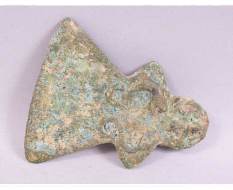 AN EARLY LURISTAN BRONZE AXE HEAD, 13cm long.