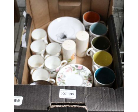 A BOX CONTAINING PREDOMINANTLY COFFEE CUPS &amp; SAUCERS, to include Susie Cooper, Wedgwood, and studio pottery 