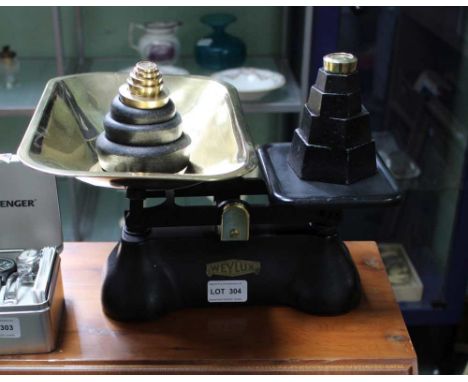A WAYLUX BRANDED VICTORIAN DESIGN SET OF KITCHEN SCALES with a set of imperial and metric weights 
