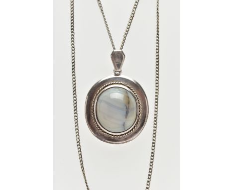 A WHITE METAL BANDED AGATE PENDANT NECKLACE, the pendant of an oval form set with an oval banded agate cabochon with black mi