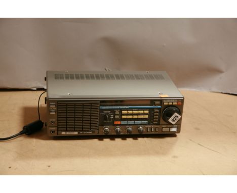 A TRIO R-2000 COMMUNICATIONS RECEIVER  with VHF Conversion (PAT pass and working but no antenna)