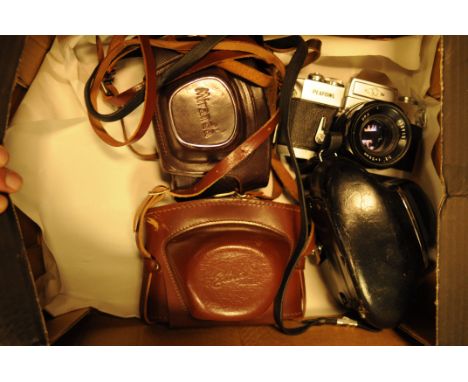 A Peafowl DF-I SLR Camera, uncommon Seagull variant, with Miranda D and DR cameras and an Edixa Reflex (4)