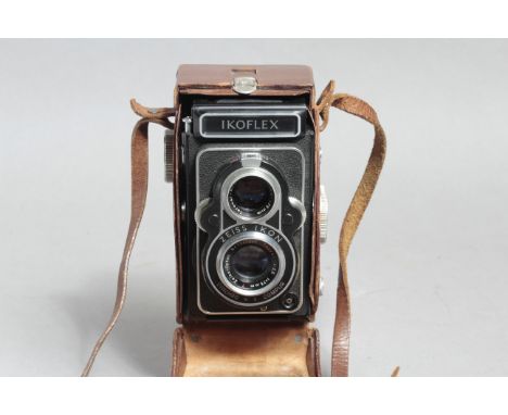 Zeiss Ikoflex IIa Camera, with a 75mm F3.5 Opton Tessar and makers case