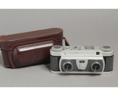 Wray Stereo Graphic Camera, made in Bromley under licence from Graflex, in makers case