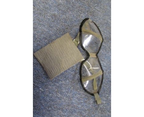 German Pair (including case) of all-purpose Perspex army issue goggles. Non elasticated.