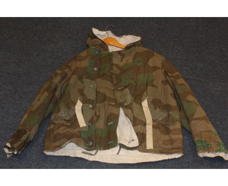 German Uniform - Fully reversible German winter parka splinter pattern and winter white to reverse. Full set original buttons