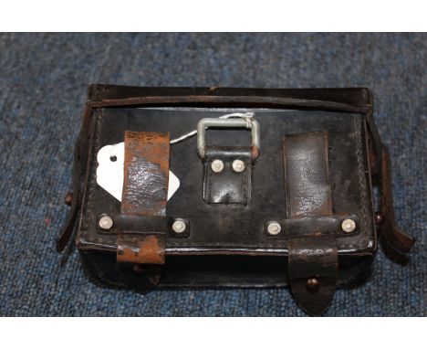 German Waist belt flare cartridge leather belt pouch for German army, not marked. 
