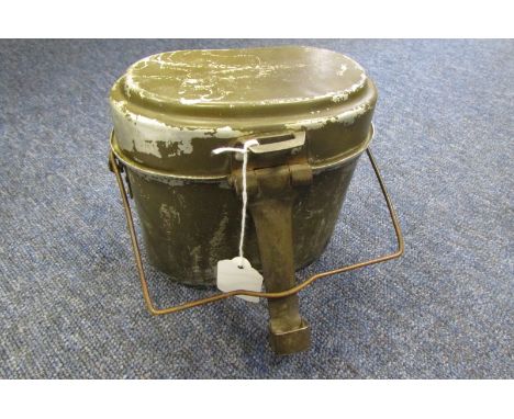 German WW2 Mess tin and top. base marked OHW 44 to hinge bracket 40% finish