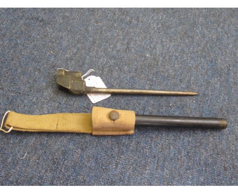 Bayonet: No 4 MK3 (welded socket). In its plastic scabbard with web frog. Good condition. 