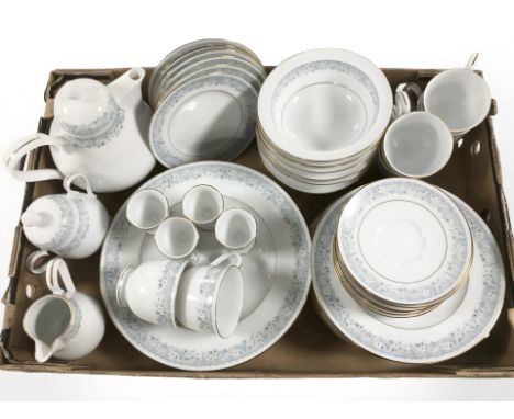 A collection of Noritake Iona tea and dinner porcelain (1 box)