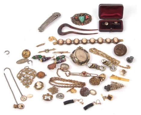 Mixed lot to include a R H Goss brooch, cameo bracelet, a metal Victorian photographic brooch, a vulcanite locket, brooches, 