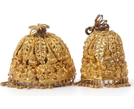 Two high grade yellow metal lantern earrings in etruscan style (both a/f), g/w 7.6gms