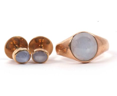 Gents star sapphire signet ring, the cabochon stone in a plain polished mount, size R together with a pair of matching dress 