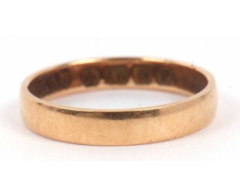 An 18ct gold wedding ring, hallmarked for Birmingham 1914, 2.0 gms, size K/L