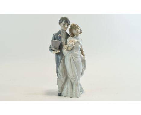 Lladro Figure ' Wedding Bells ' Model No 6164. Issued 1994 - Height 8.25 Inches. 