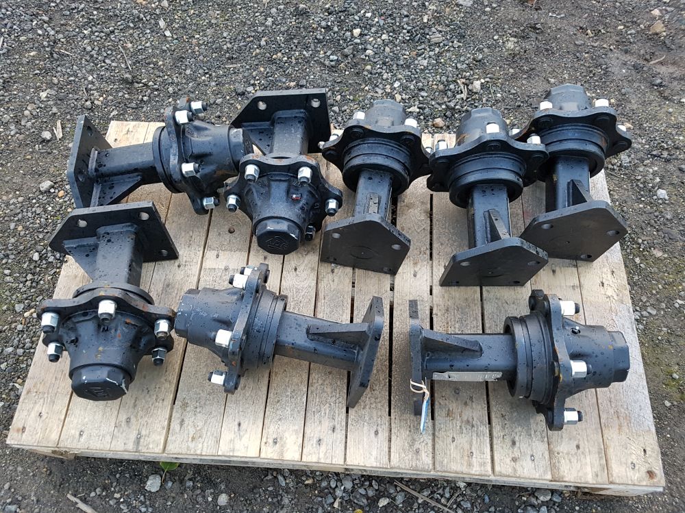 * 8 x 6 Stud Stub Axles.