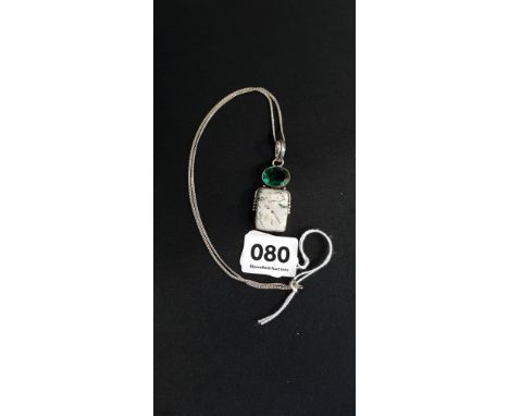 SILVER CHAIN WITH GREEN STONE PENDANT