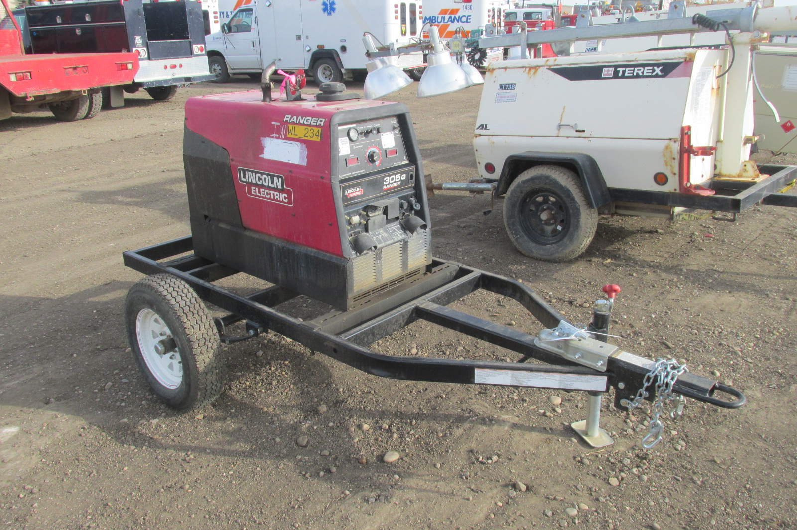 LINCOLN ELECTRIC WELDER ON TRAILER 305G RANGER MODEL NONRUNNING SN
