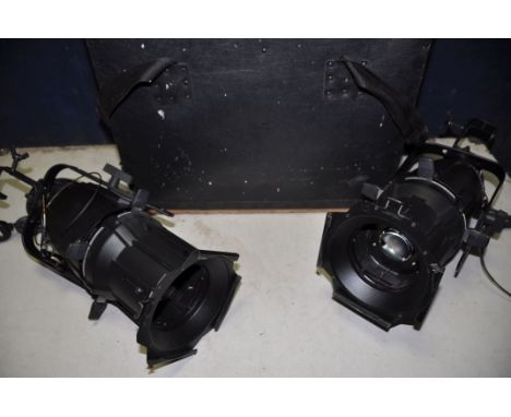 A PAIR OF ETC SOURCE FOUR 750 STAGE LIGHTING (UNTESTED)