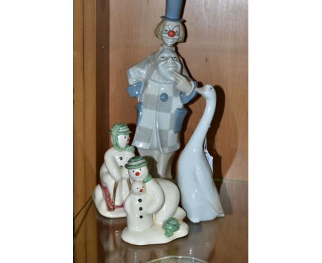 A LLADRO FIGURINE AND ONE SIMILAR, TOGETHER WITH TWO ROYAL DOULTON SNOWMEN, comprising 'Building The Snowman' DS 23, 'The Sno