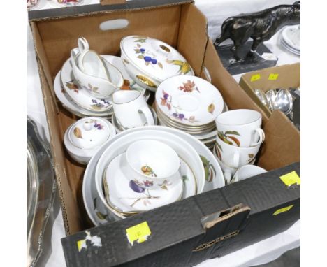Box of Royal Worcester Evesham patterned dinnerware to include plates, tureens, souffle dish, tea cups, saucers etc  