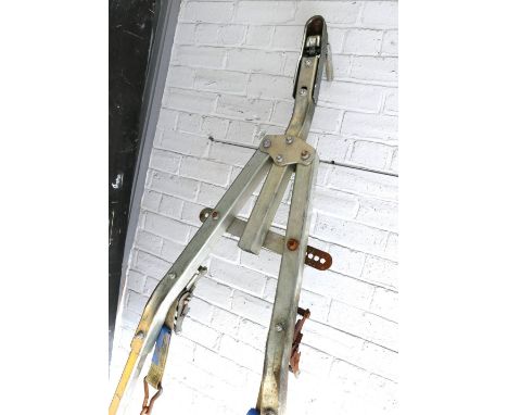 Trailer hitch V-Fork.