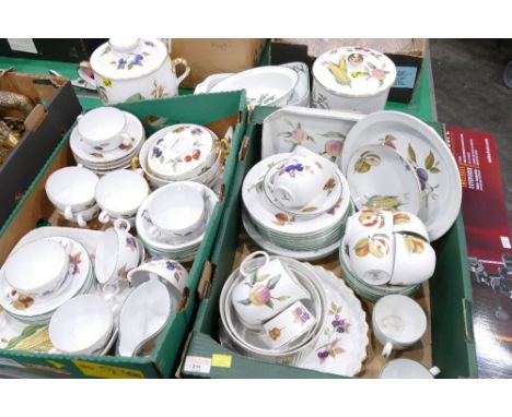 Two boxes of Royal Worcester Evesham pattern dinner and tea ware 