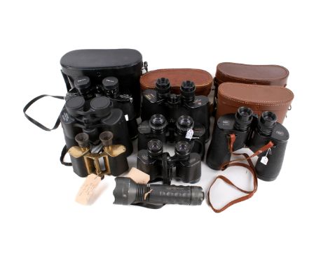 A large collection of binoculars. Including a pair of c.1900 Carl Zeiss D.F.95 s/n 2863, Bell & Howell 7x50 in the original c
